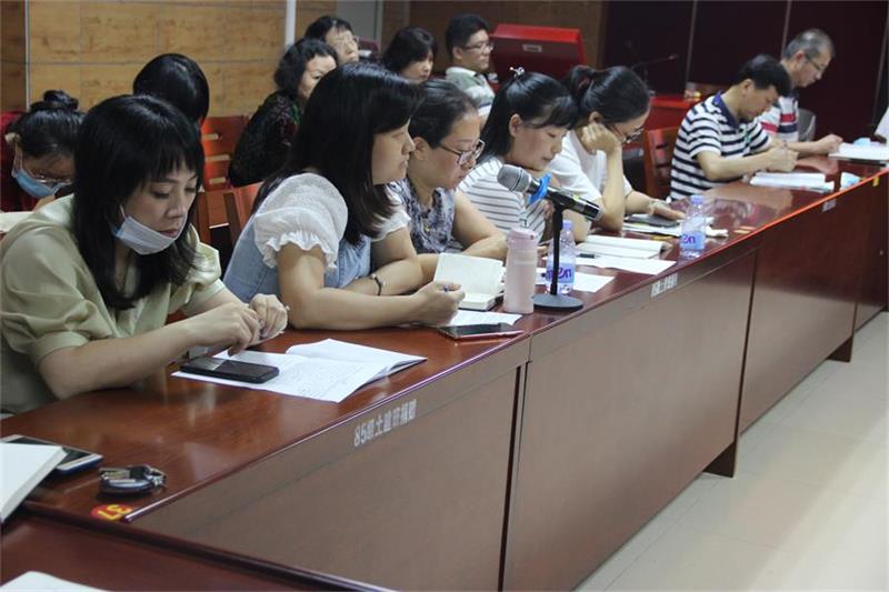 集体谈话会1.jpg 集体谈话会1.jpg