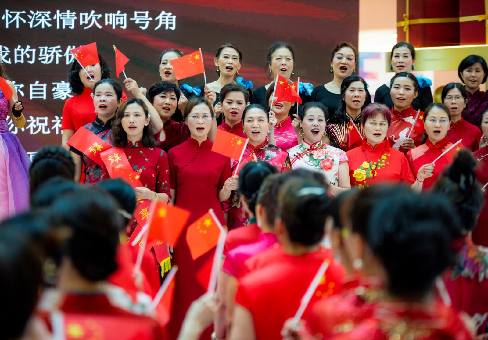 合影2.jpg 合影2.jpg